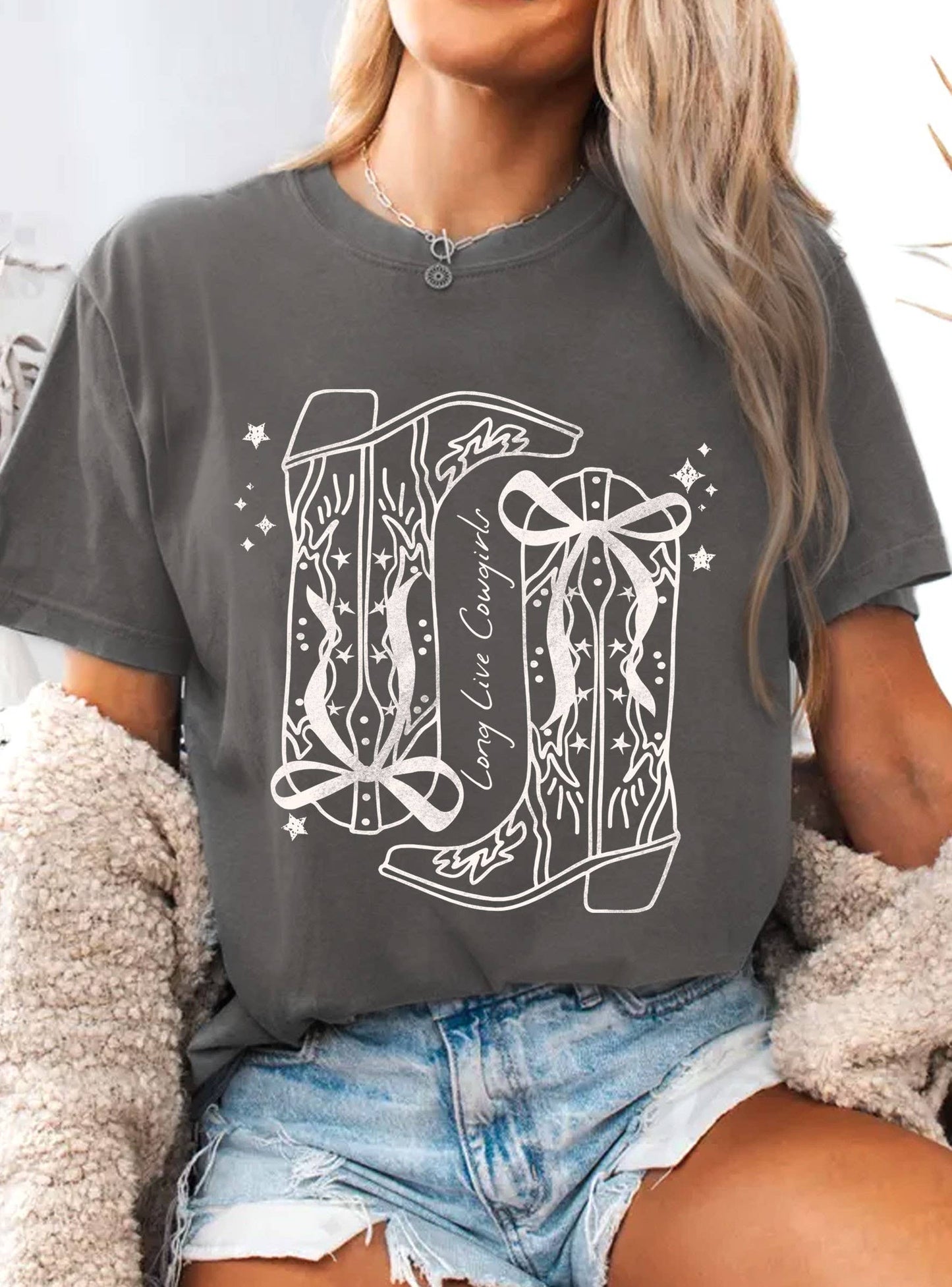 LONG LIVE COWGIRLS WESTERN RIBBON BOW BOOTS GRAPHIC TSHIRTS