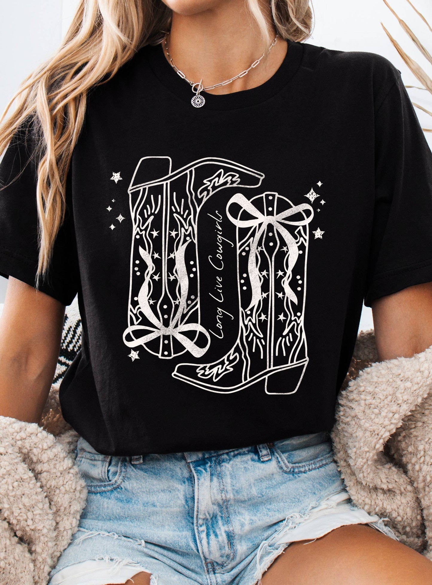 LONG LIVE COWGIRLS WESTERN RIBBON BOW BOOTS GRAPHIC TSHIRTS