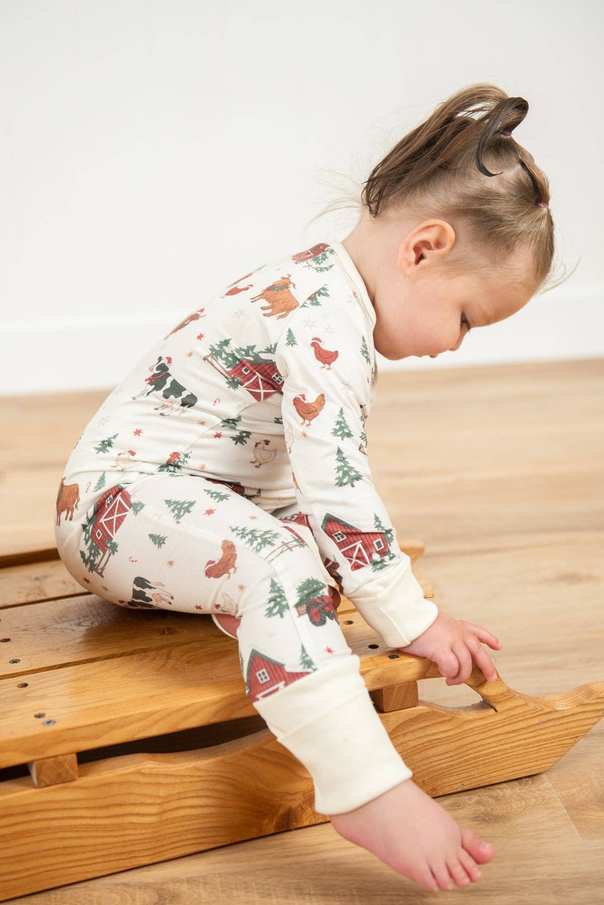 Christmas Barns & Animals Baby Zippy