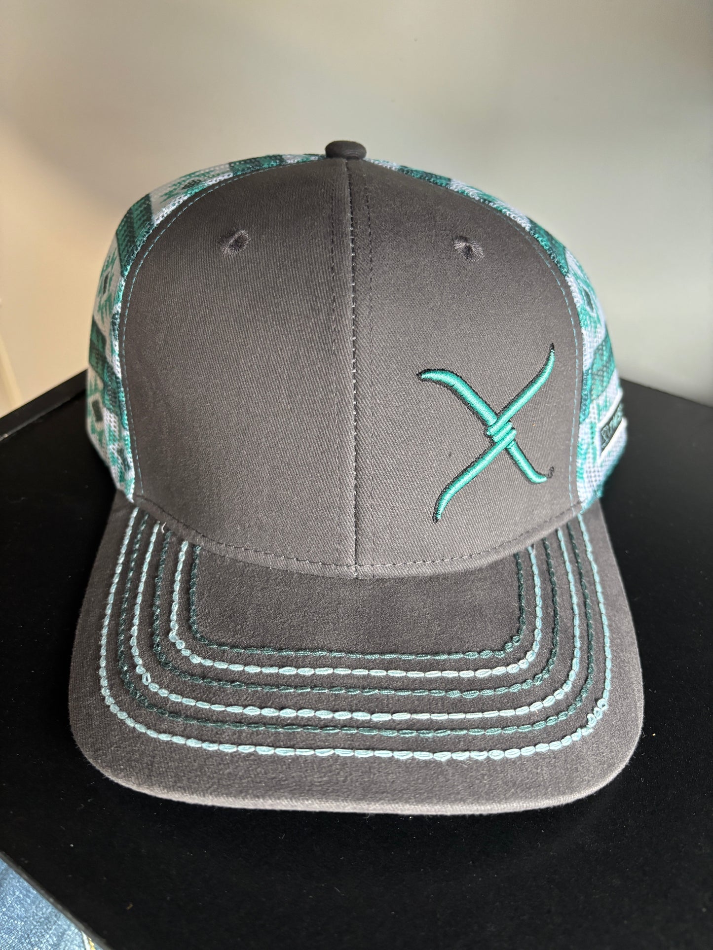 Twisted X Hat